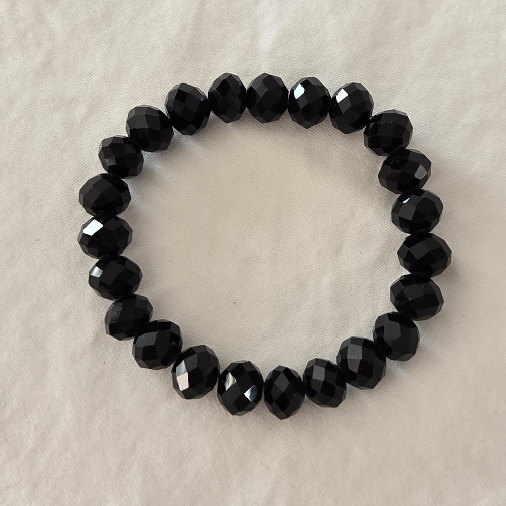Elegant Black Beaded Bracelet